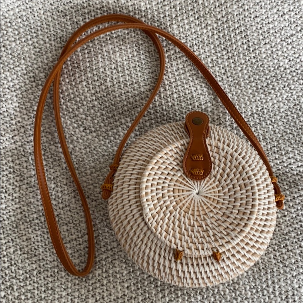 8” Round Straw Purse